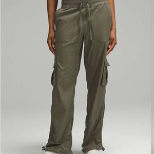 Lululemon “Dance Studio” mid-rise relaxed fit cargo pant (size S)